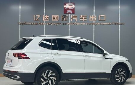 Volkswagen Tiguan II, 2022 год, 2 780 000 рублей, 6 фотография