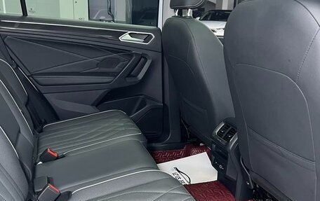 Volkswagen Tiguan II, 2022 год, 2 780 000 рублей, 9 фотография