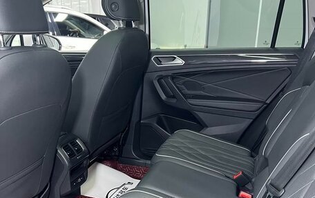 Volkswagen Tiguan II, 2022 год, 2 780 000 рублей, 8 фотография