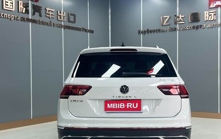 Volkswagen Tiguan II, 2022 год, 2 780 000 рублей, 5 фотография