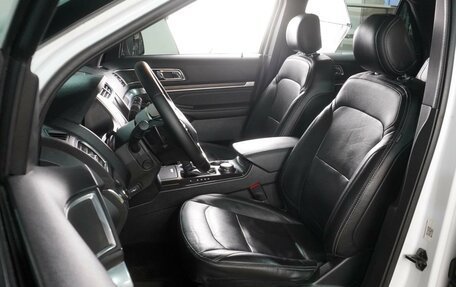 Ford Explorer VI, 2016 год, 2 799 000 рублей, 11 фотография