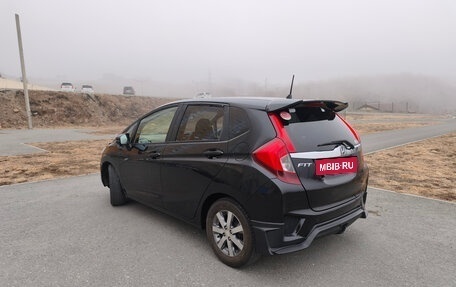 Honda Fit III, 2013 год, 850 000 рублей, 10 фотография