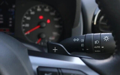 Toyota Yaris, 2022 год, 1 398 027 рублей, 19 фотография