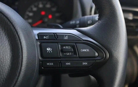 Toyota Yaris, 2022 год, 1 398 027 рублей, 18 фотография