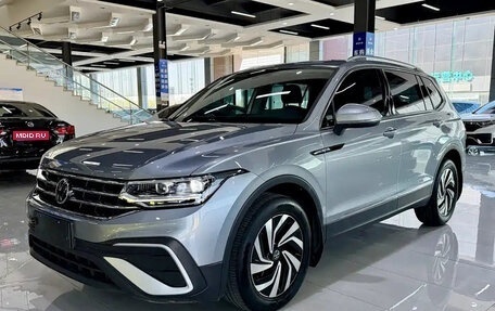 Volkswagen Tiguan II, 2023 год, 2 800 111 рублей, 1 фотография
