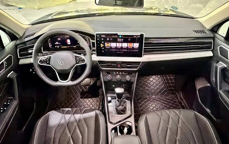 Volkswagen Tiguan II, 2023 год, 2 800 111 рублей, 6 фотография