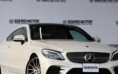 Mercedes-Benz C-Класс, 2019 год, 2 300 000 рублей, 1 фотография