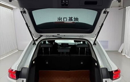 Honda Vezel, 2023 год, 1 860 007 рублей, 10 фотография