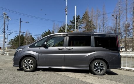 Honda Stepwgn IV, 2022 год, 1 850 000 рублей, 5 фотография