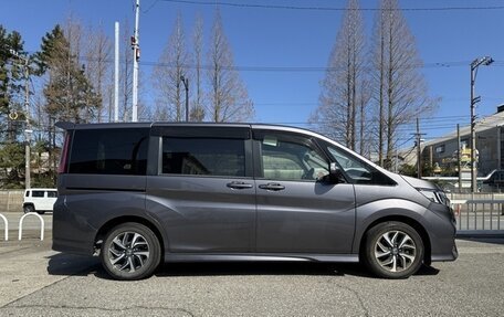 Honda Stepwgn IV, 2022 год, 1 850 000 рублей, 4 фотография