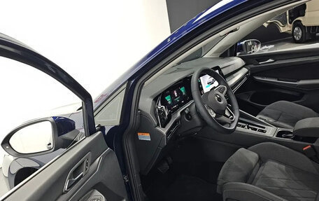 Volkswagen Golf VIII, 2022 год, 2 565 000 рублей, 5 фотография