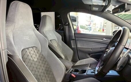 Volkswagen Golf VIII, 2021 год, 1 550 000 рублей, 10 фотография