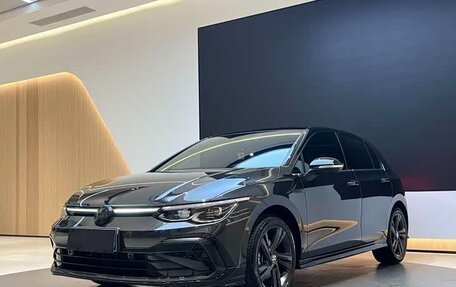 Volkswagen Golf VIII, 2023 год, 1 650 000 рублей, 1 фотография