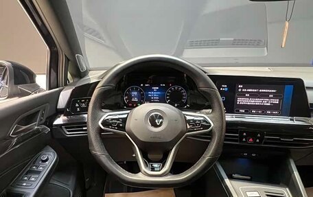 Volkswagen Golf VIII, 2023 год, 1 650 000 рублей, 9 фотография