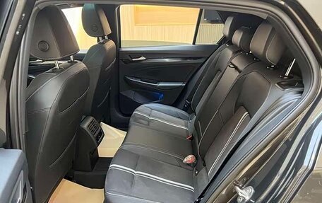 Volkswagen Golf VIII, 2023 год, 1 650 000 рублей, 13 фотография