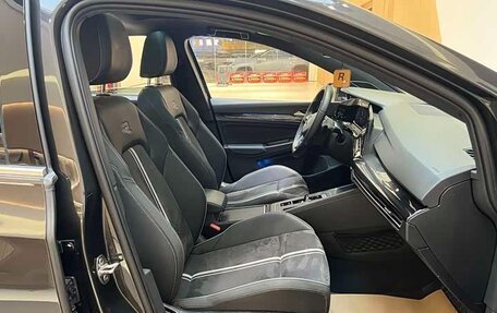 Volkswagen Golf VIII, 2023 год, 1 650 000 рублей, 11 фотография