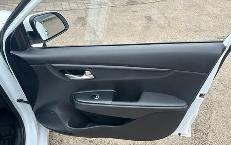 KIA Rio IV, 2019 год, 900 000 рублей, 11 фотография