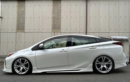 Toyota Prius IV XW50, 2022 год, 1 384 027 рублей, 3 фотография