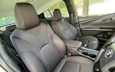 Toyota Prius IV XW50, 2022 год, 1 384 027 рублей, 8 фотография