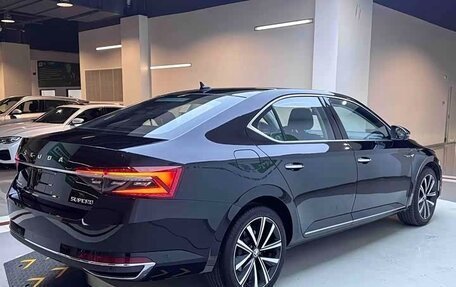 Skoda Superb III рестайлинг, 2023 год, 2 320 000 рублей, 6 фотография