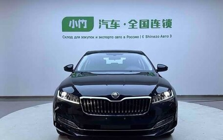 Skoda Superb III рестайлинг, 2023 год, 2 320 000 рублей, 2 фотография