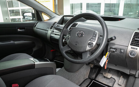 Toyota Prius, 2011 год, 948 000 рублей, 12 фотография