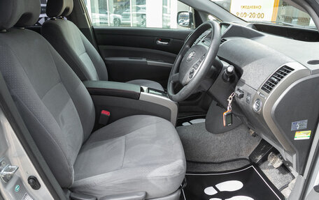 Toyota Prius, 2011 год, 948 000 рублей, 13 фотография