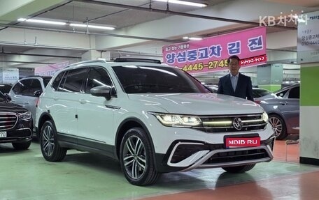 Volkswagen Tiguan, 2023 год, 2 650 000 рублей, 1 фотография