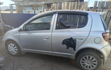 Toyota Vitz, 2000 год, 550 000 рублей, 1 фотография