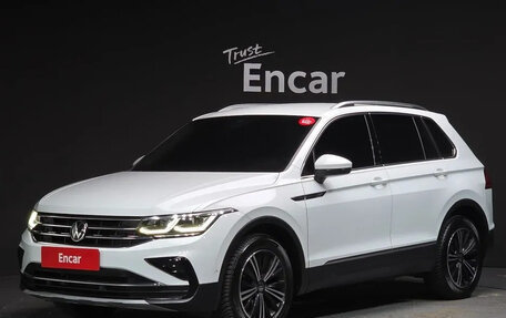 Volkswagen Tiguan II, 2022 год, 3 385 000 рублей, 1 фотография