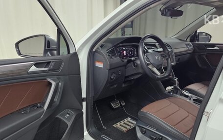 Volkswagen Tiguan, 2023 год, 2 560 000 рублей, 9 фотография