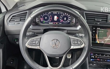 Volkswagen Tiguan, 2023 год, 2 560 000 рублей, 12 фотография