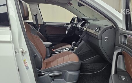 Volkswagen Tiguan, 2023 год, 2 560 000 рублей, 10 фотография