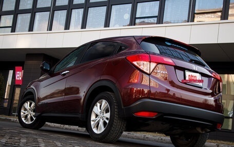 Honda Vezel, 2014 год, 2 050 000 рублей, 18 фотография