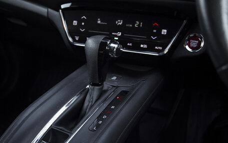 Honda Vezel, 2014 год, 2 050 000 рублей, 30 фотография