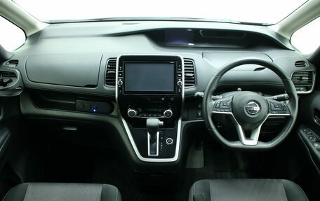 Nissan Serena IV, 2018 год, 1 995 000 рублей, 15 фотография