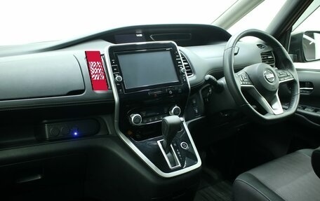 Nissan Serena IV, 2018 год, 1 995 000 рублей, 16 фотография