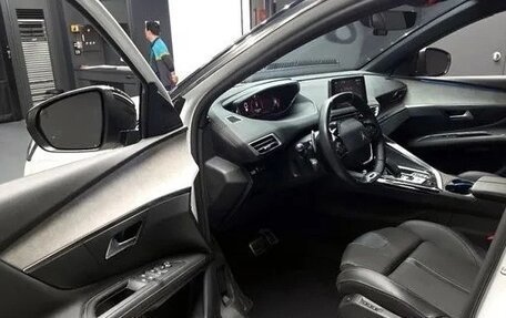 Peugeot 3008 II, 2022 год, 2 025 000 рублей, 15 фотография