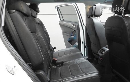 Volkswagen Tiguan, 2023 год, 2 650 000 рублей, 11 фотография