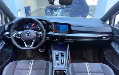 Volkswagen Golf VIII, 2023 год, 1 920 000 рублей, 22 фотография