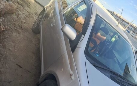 Toyota Vitz, 2000 год, 550 000 рублей, 2 фотография