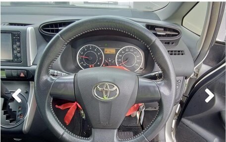 Toyota Wish II, 2012 год, 1 080 000 рублей, 9 фотография