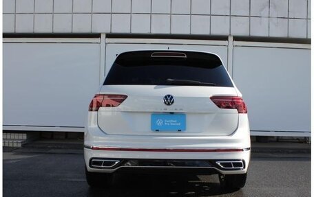 Volkswagen Tiguan II, 2022 год, 2 400 000 рублей, 6 фотография