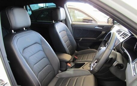 Volkswagen Tiguan II, 2022 год, 2 400 000 рублей, 8 фотография