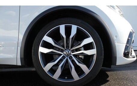 Volkswagen Tiguan II, 2022 год, 2 400 000 рублей, 7 фотография