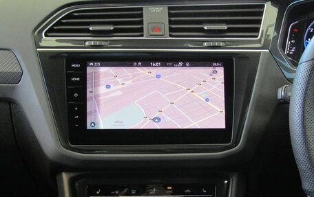 Volkswagen Tiguan II, 2022 год, 2 400 000 рублей, 12 фотография