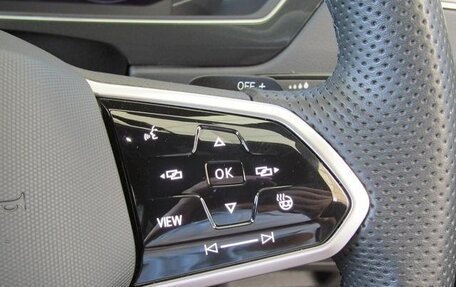 Volkswagen Tiguan II, 2022 год, 2 400 000 рублей, 28 фотография