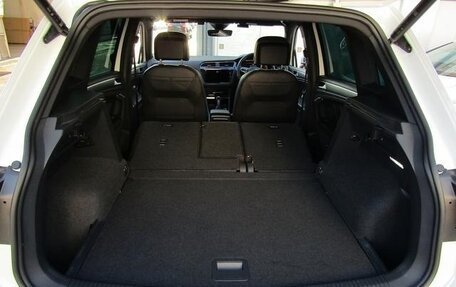 Volkswagen Tiguan II, 2022 год, 2 400 000 рублей, 34 фотография