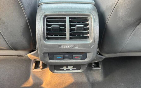 Volkswagen Touran III, 2021 год, 1 950 000 рублей, 16 фотография