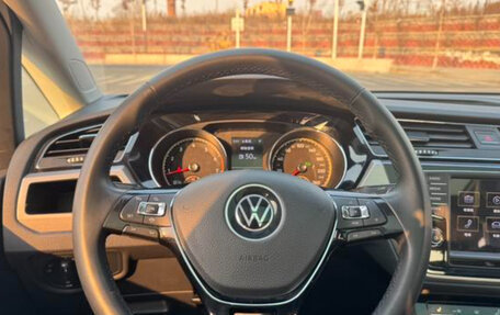 Volkswagen Touran III, 2021 год, 1 950 000 рублей, 19 фотография